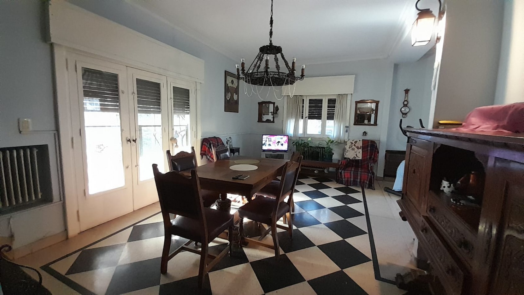 TERRENO DE 348M2 CON CHALET 6 AMB EN 2 PLANTAS. EXCELENTE UBICACION.