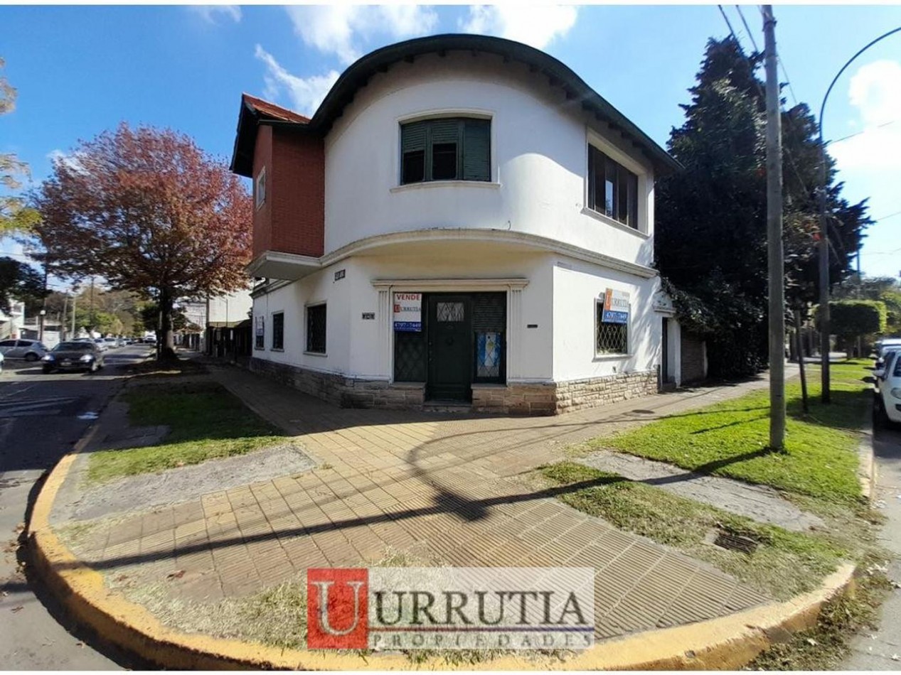 TERRENO DE 348M2 CON CHALET 6 AMB EN 2 PLANTAS. EXCELENTE UBICACION.
