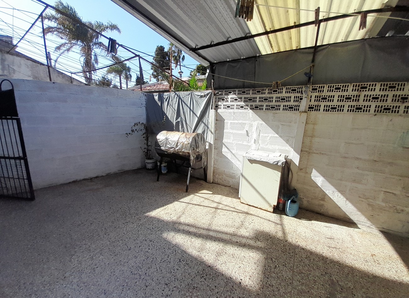 Casa Multifamiliar En 2 Plantas. Apto Profesional.