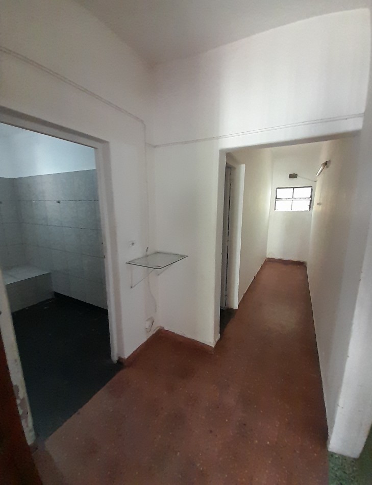 Casa Multifamiliar En 2 Plantas. Apto Profesional.
