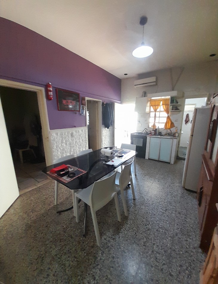 Casa Multifamiliar En 2 Plantas. Apto Profesional.