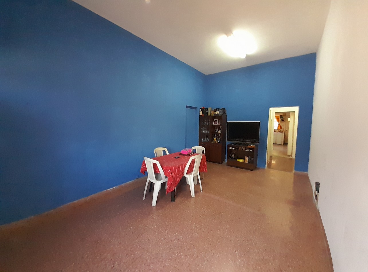 Casa Multifamiliar En 2 Plantas. Apto Profesional.