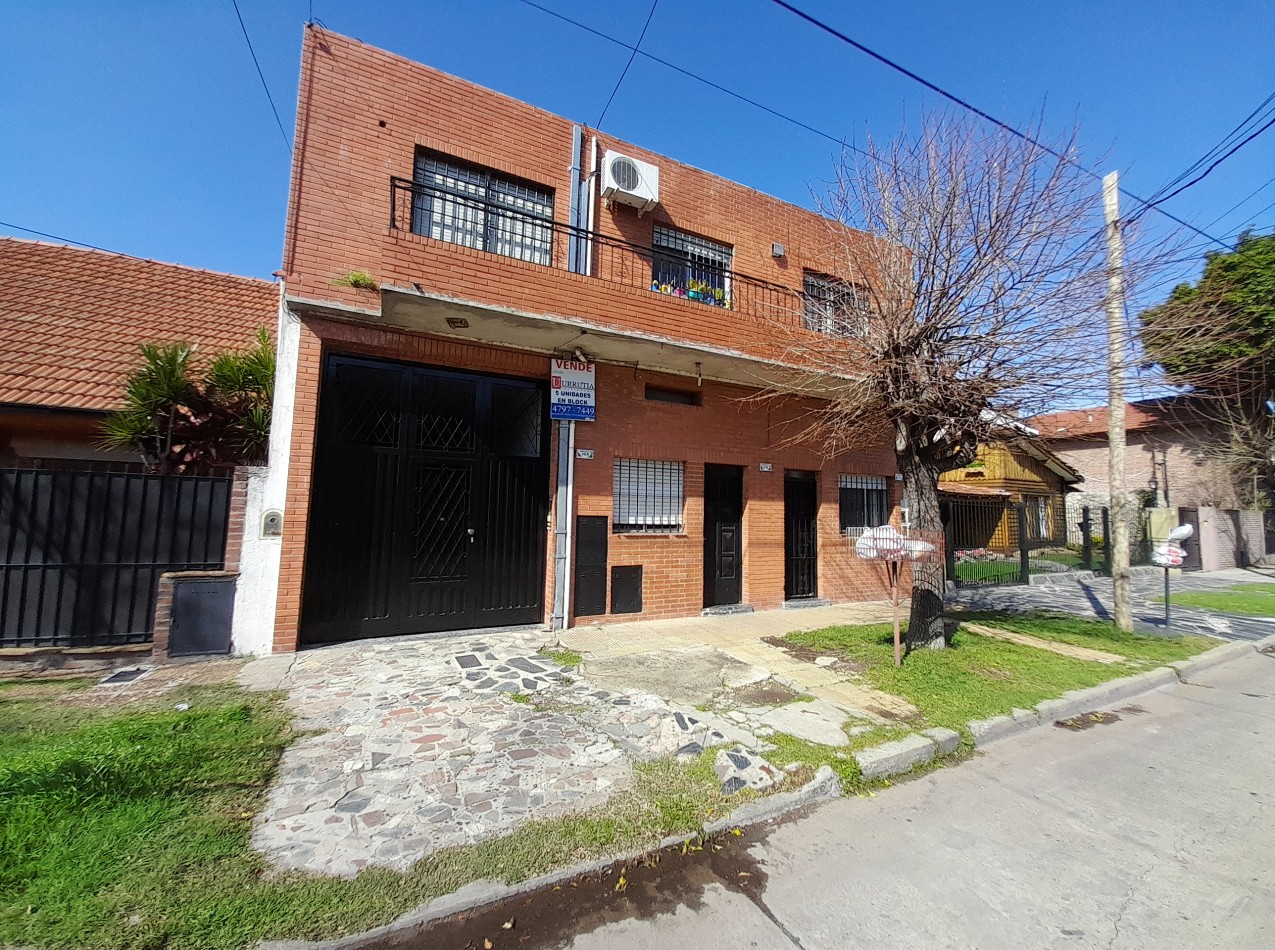Casa Multifamiliar En 2 Plantas. Apto Profesional.