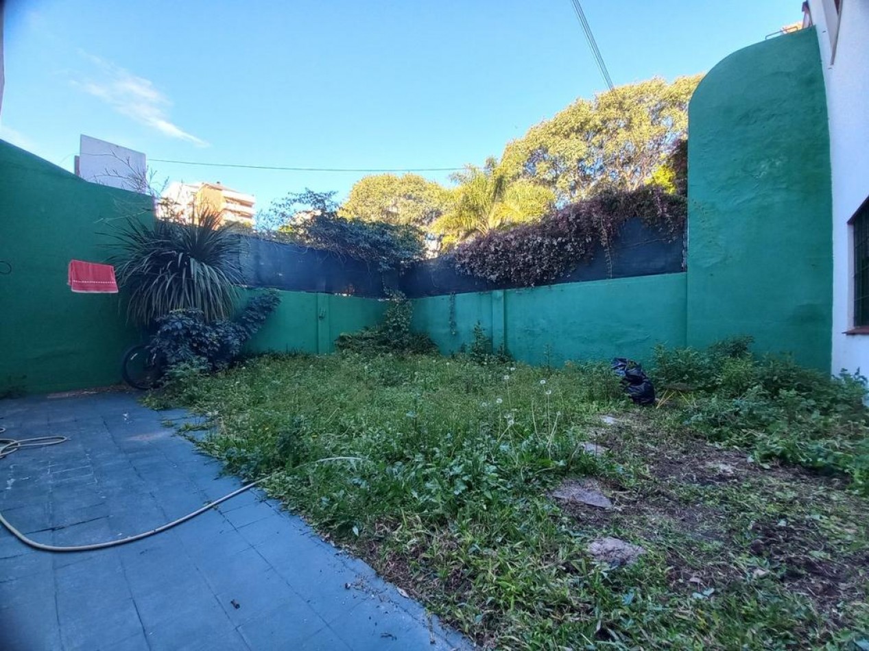 PH 4 ambientes con jardin y cochera. Zona residencial