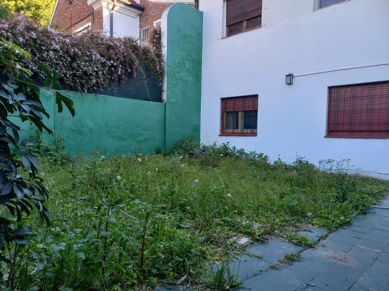 PH 4 ambientes con jardin y cochera. Zona residencial