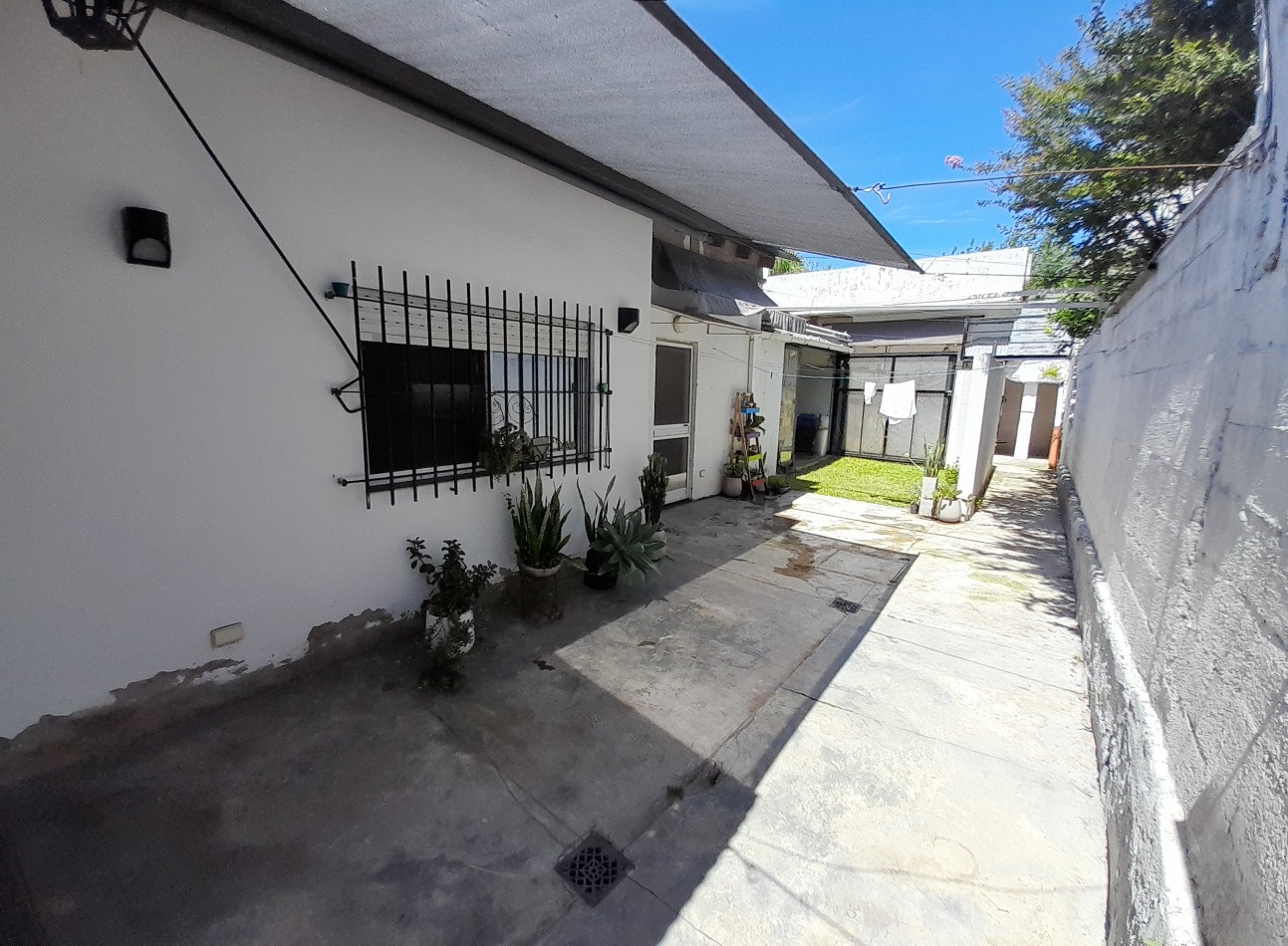 VENTA EN BLOCK. 4 UNIDADES DE 1, 2 Y 3 AMB. COCHERA, PATIO/JARDIN Y TERRAZA.