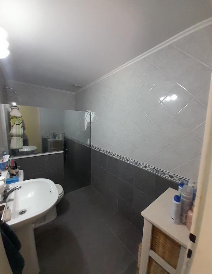 VENTA EN BLOCK. 4 UNIDADES DE 1, 2 Y 3 AMB. COCHERA, PATIO/JARDIN Y TERRAZA.