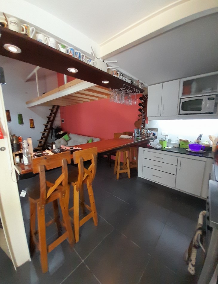 VENTA EN BLOCK. 4 UNIDADES DE 1, 2 Y 3 AMB. COCHERA, PATIO/JARDIN Y TERRAZA.