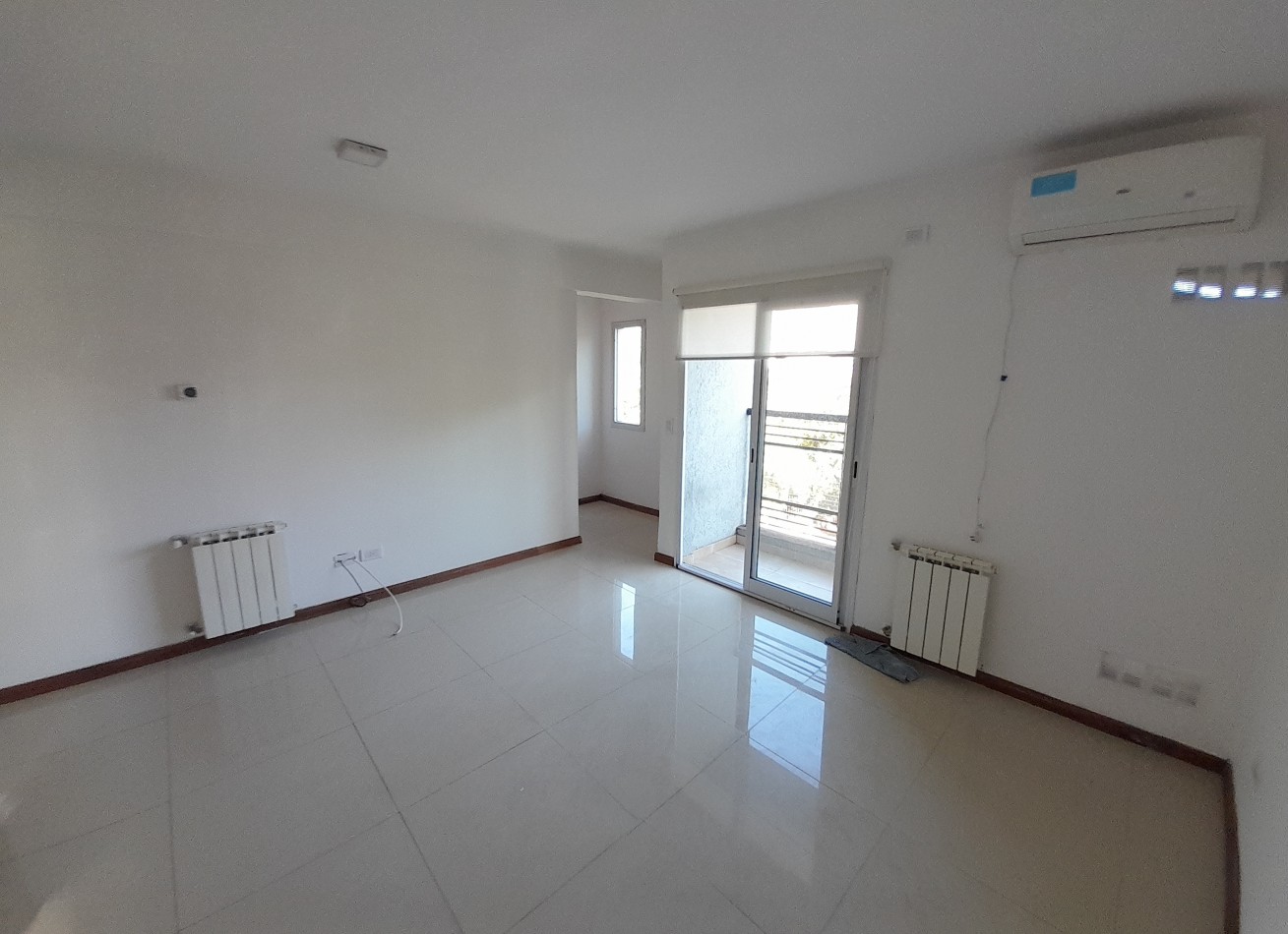 Espectacular departamento de 2 amb al frente en duplex c/2 balcones y cochera.