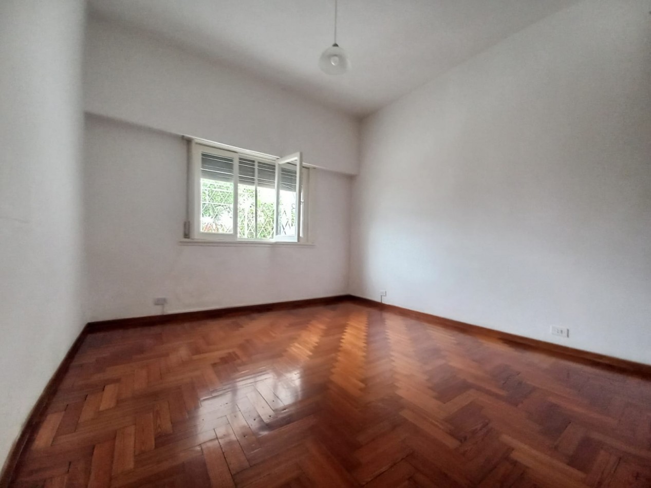 TERRENO DE 8.66 X 37MTS CON CASA 2/3 AMB MAS DEPENDENCIA. POSIBILIDADES DE AMPLIACION.