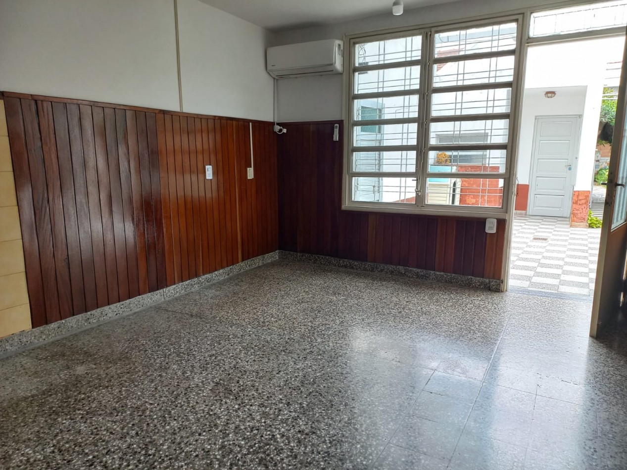 TERRENO DE 8.66 X 37MTS CON CASA 2/3 AMB MAS DEPENDENCIA. POSIBILIDADES DE AMPLIACION.