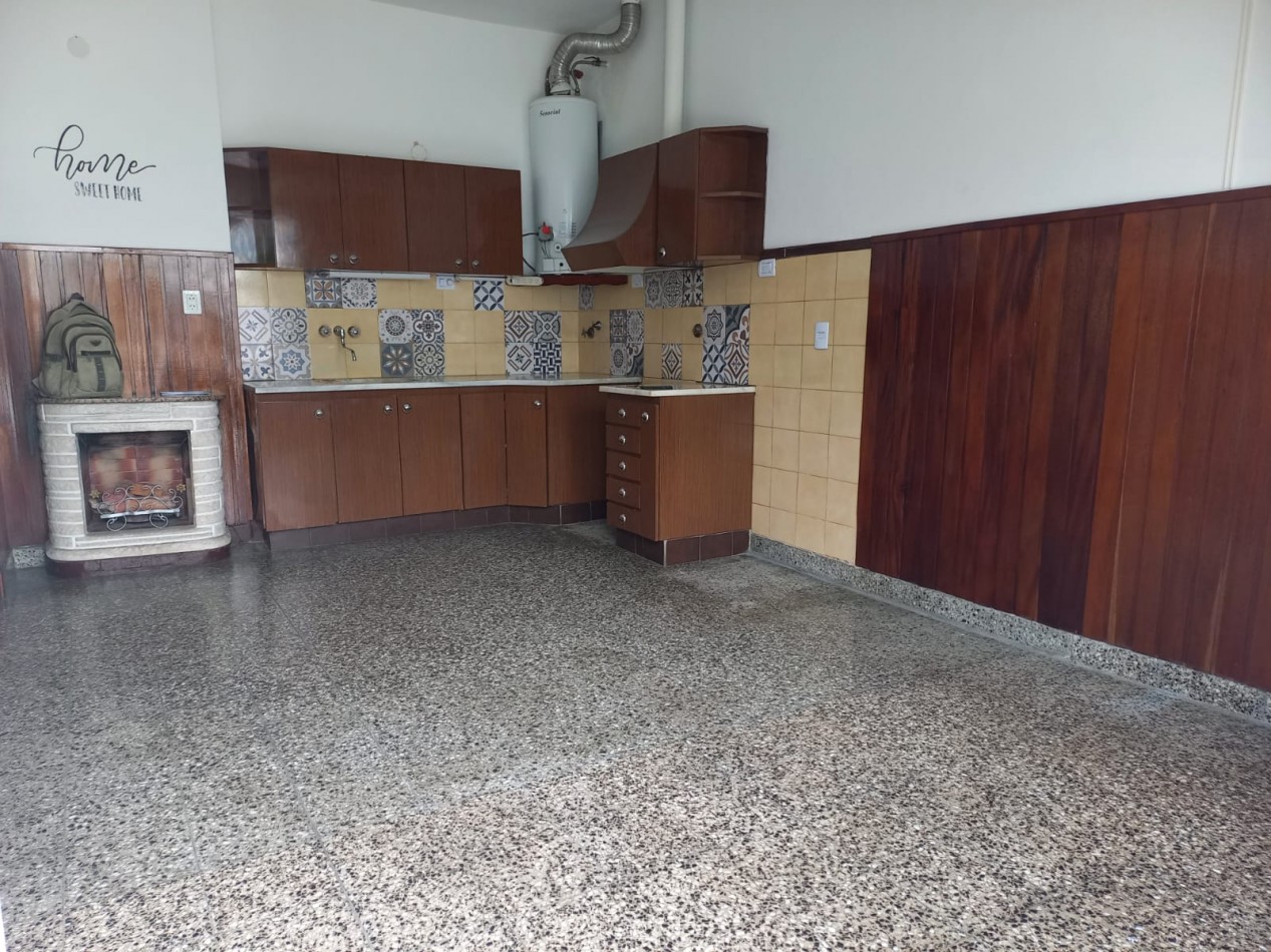 TERRENO DE 8.66 X 37MTS CON CASA 2/3 AMB MAS DEPENDENCIA. POSIBILIDADES DE AMPLIACION.