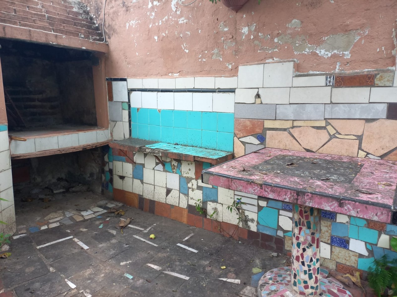 TERRENO DE 8.66 X 37MTS CON CASA 2/3 AMB MAS DEPENDENCIA. POSIBILIDADES DE AMPLIACION.