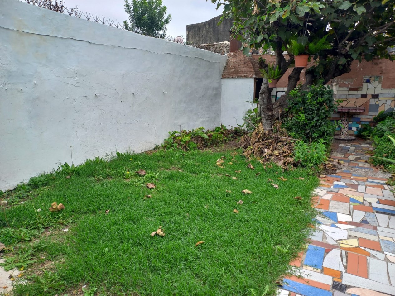 TERRENO DE 8.66 X 37MTS CON CASA 2/3 AMB MAS DEPENDENCIA. POSIBILIDADES DE AMPLIACION.