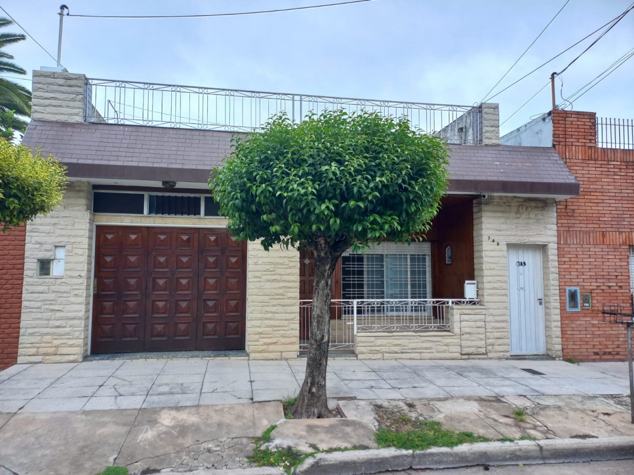 TERRENO DE 8.66 X 37MTS CON CASA 2/3 AMB MAS DEPENDENCIA. POSIBILIDADES DE AMPLIACION.