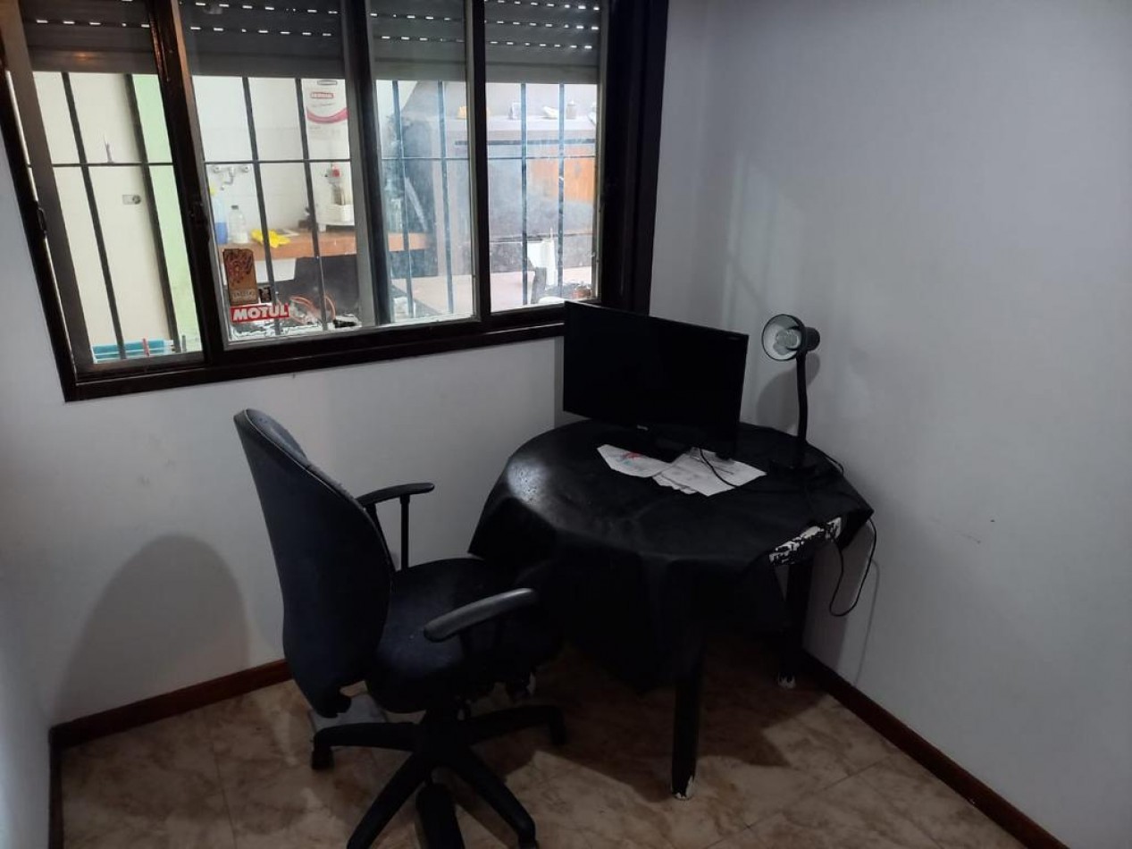 PH AL FRENTE EN PB TIPO CASA!!! 4 AMB 2 BAÑOS PATIO/COCHERA. CERCA DE AVENIDA