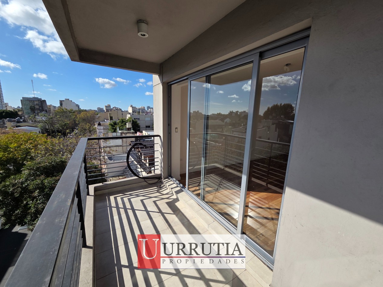 Departamento monoambiente con cochera y baulera en Villa Pueyrredon