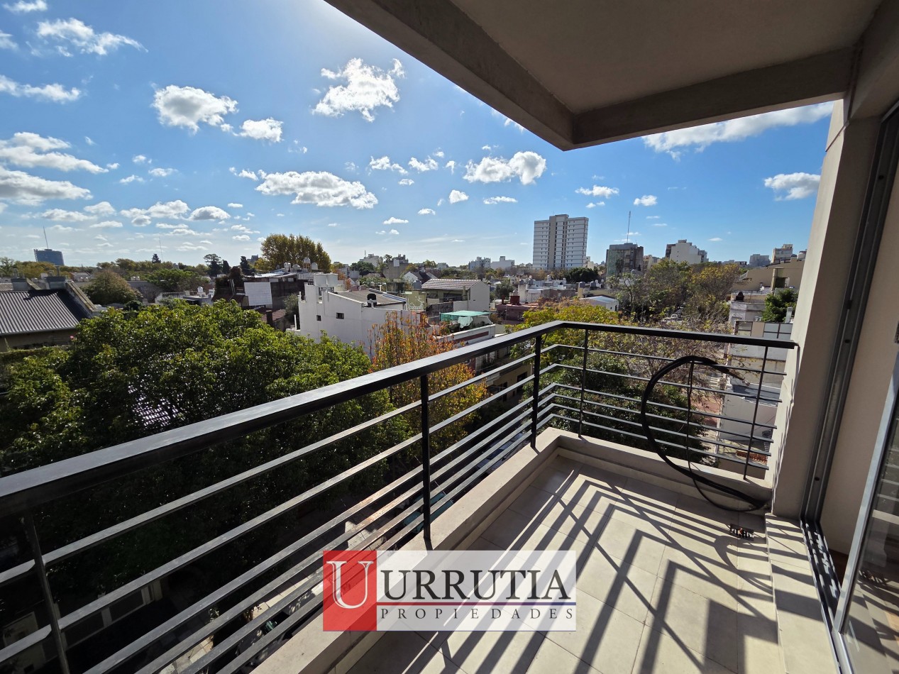Departamento monoambiente con cochera y baulera en Villa Pueyrredon
