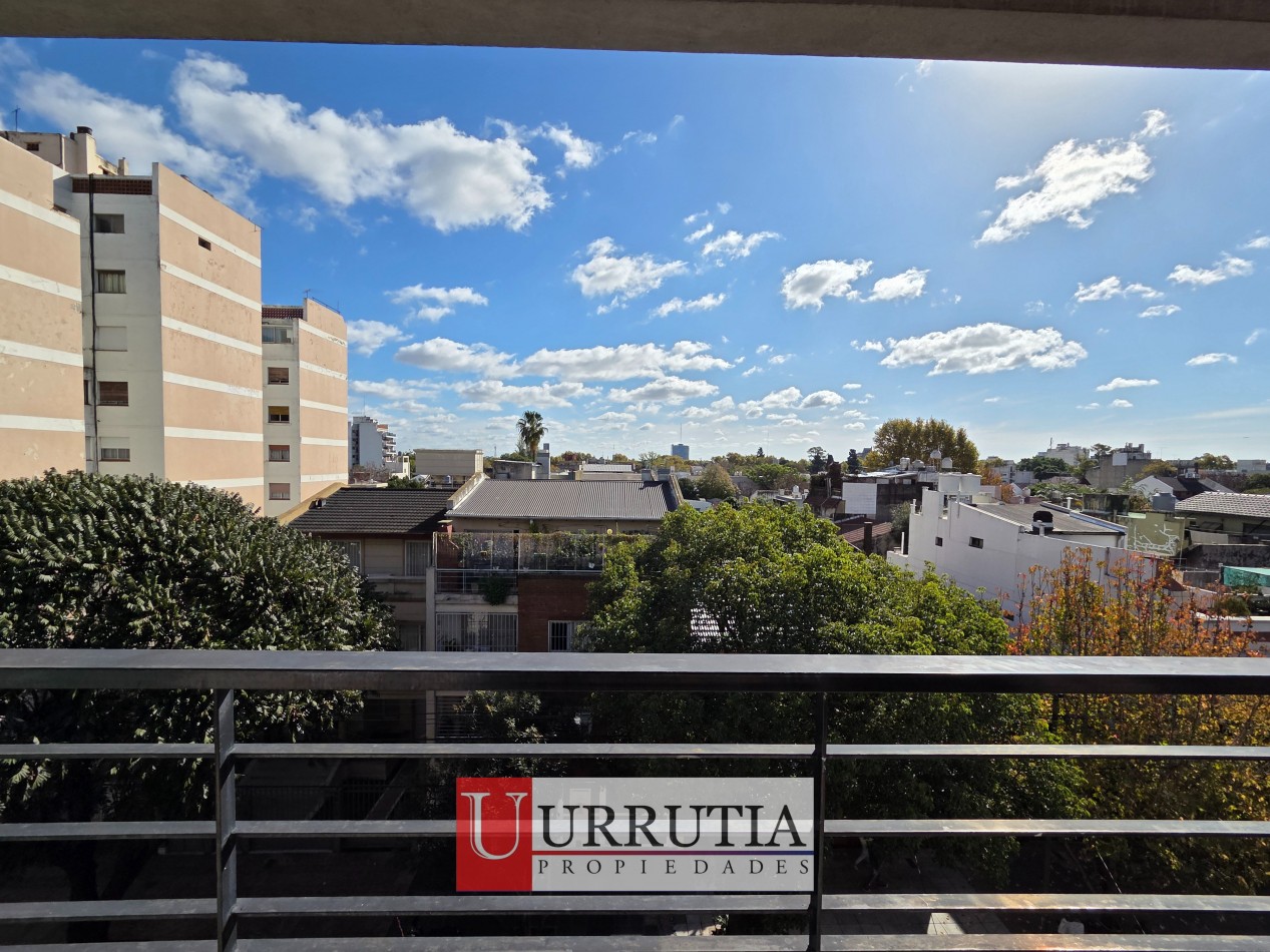Departamento monoambiente con cochera y baulera en Villa Pueyrredon