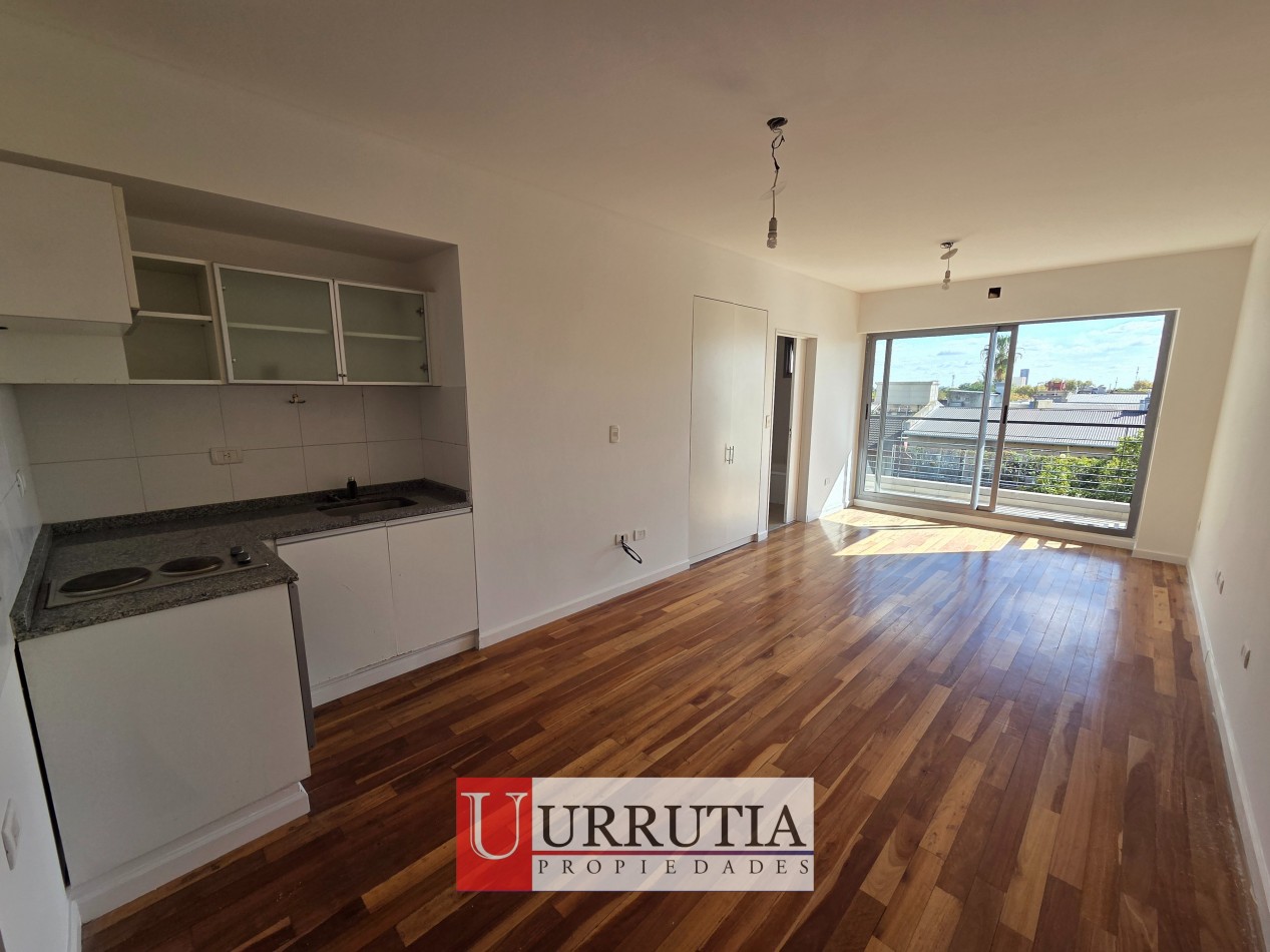 Departamento monoambiente con cochera y baulera en Villa Pueyrredon