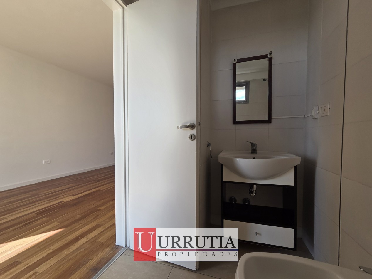 Departamento monoambiente con cochera y baulera en Villa Pueyrredon