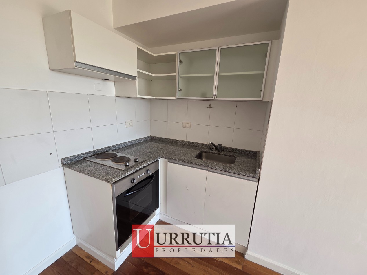 Departamento monoambiente con cochera y baulera en Villa Pueyrredon