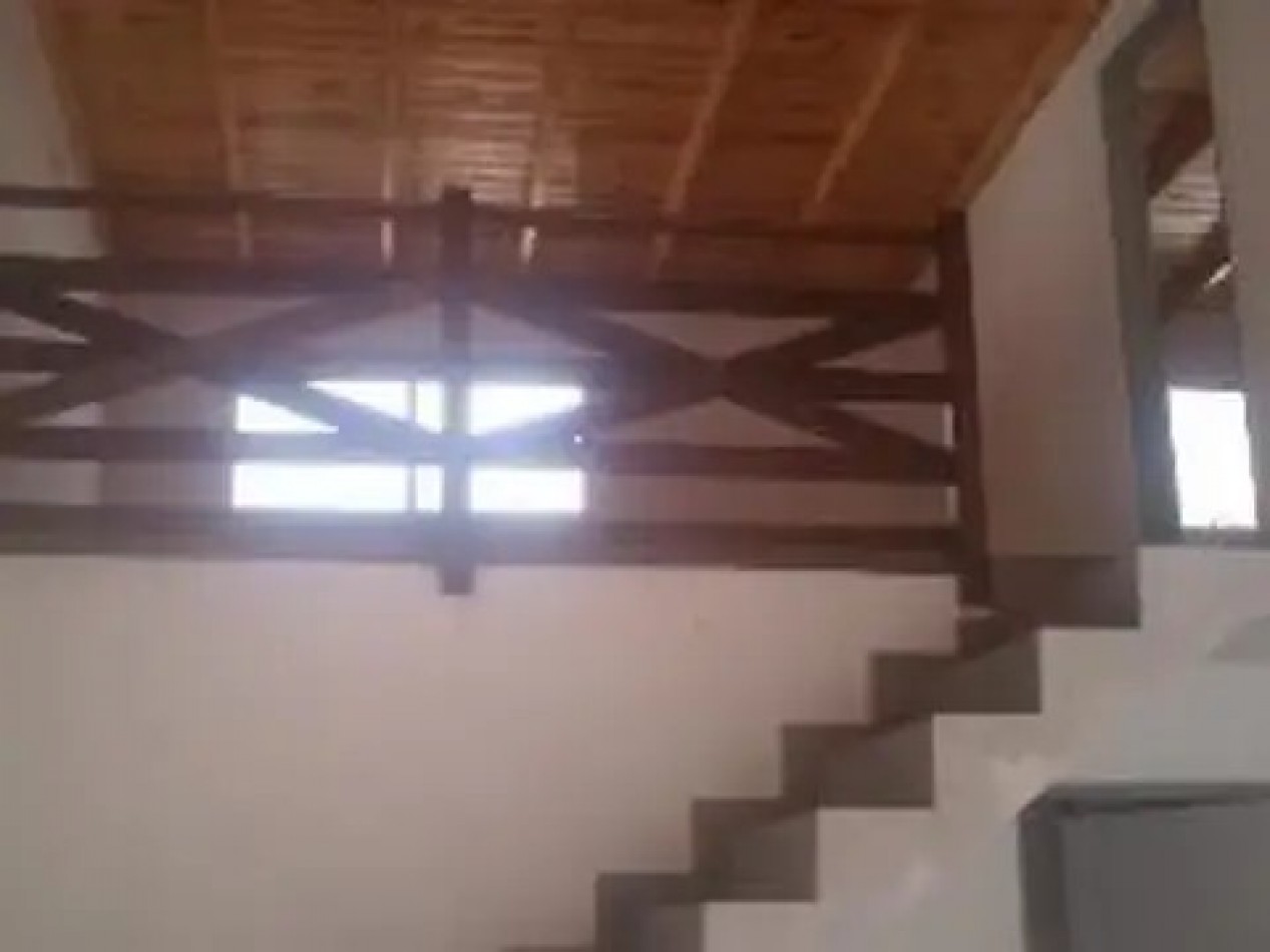 EXCELENTE DUPLEX EN VENTA.!!! POCA ANTIGUEDAD. ESCUCHA OFERTA!!!!!!
