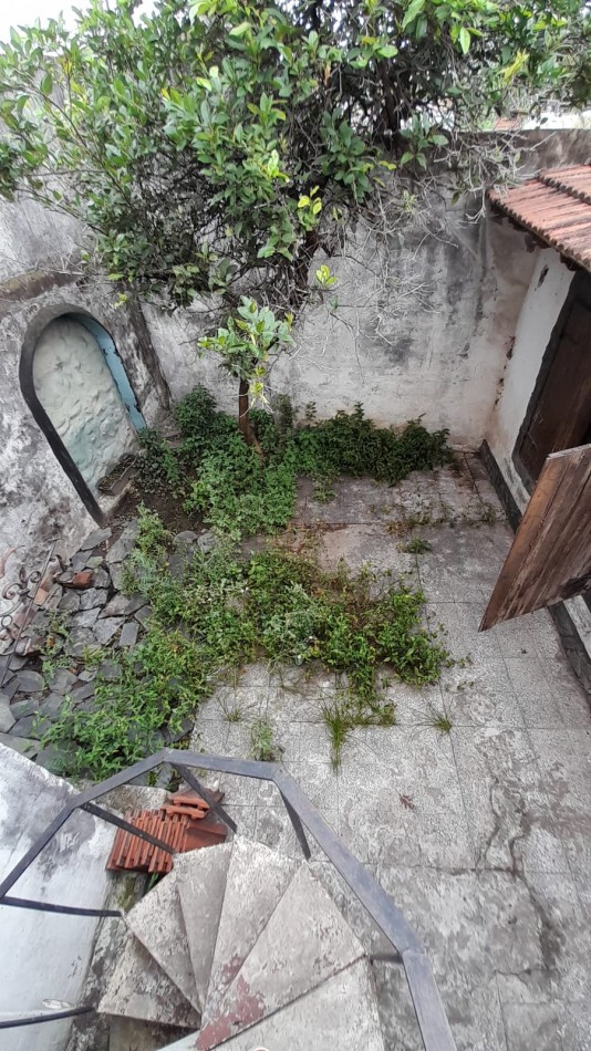 PH AL FONDO 3/4 AMBIENTES CON JARDIN. A REFACCIONAR.