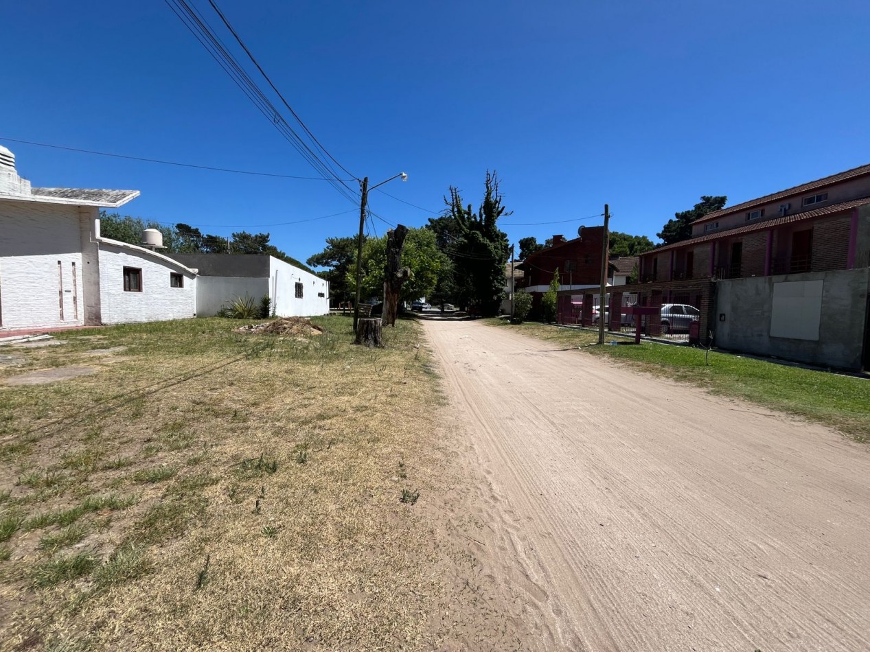 Terreno en Venta. Excelente ubicacion. Planos aprobados para 6 unidades