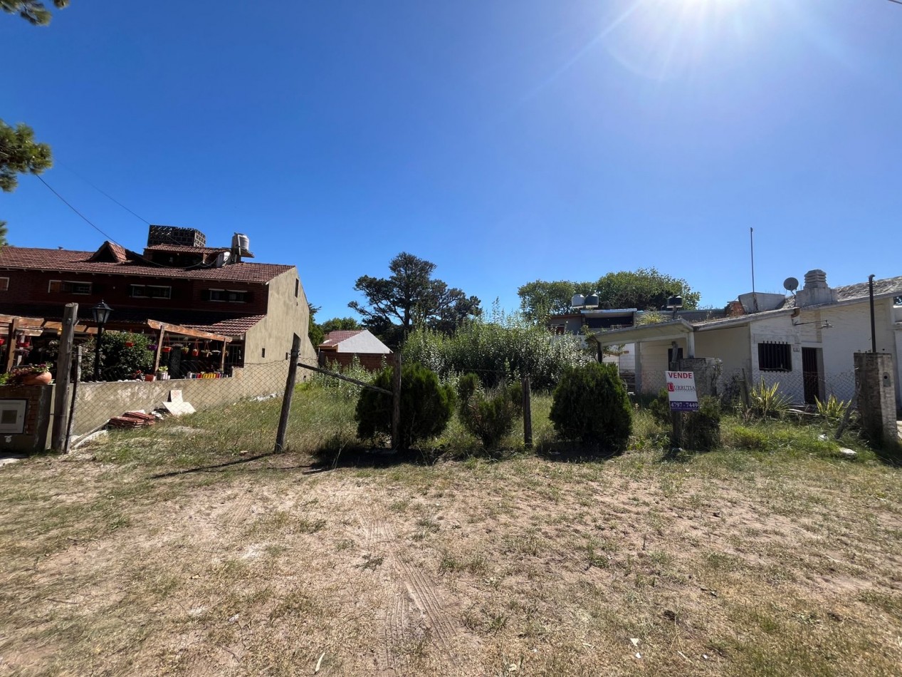 Terreno en Venta. Excelente ubicacion. Planos aprobados para 6 unidades