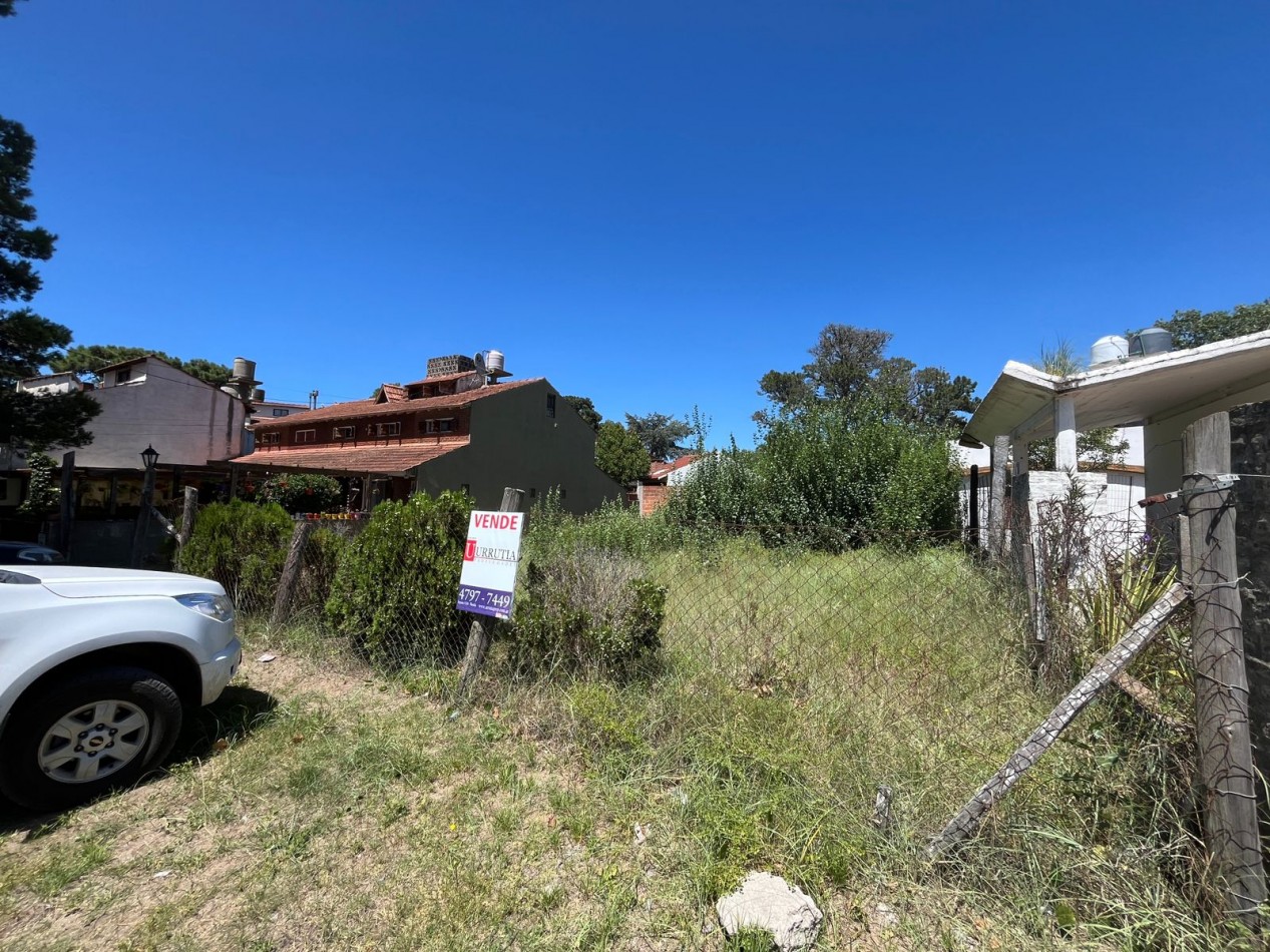 Terreno en Venta. Excelente ubicacion. Planos aprobados para 6 unidades