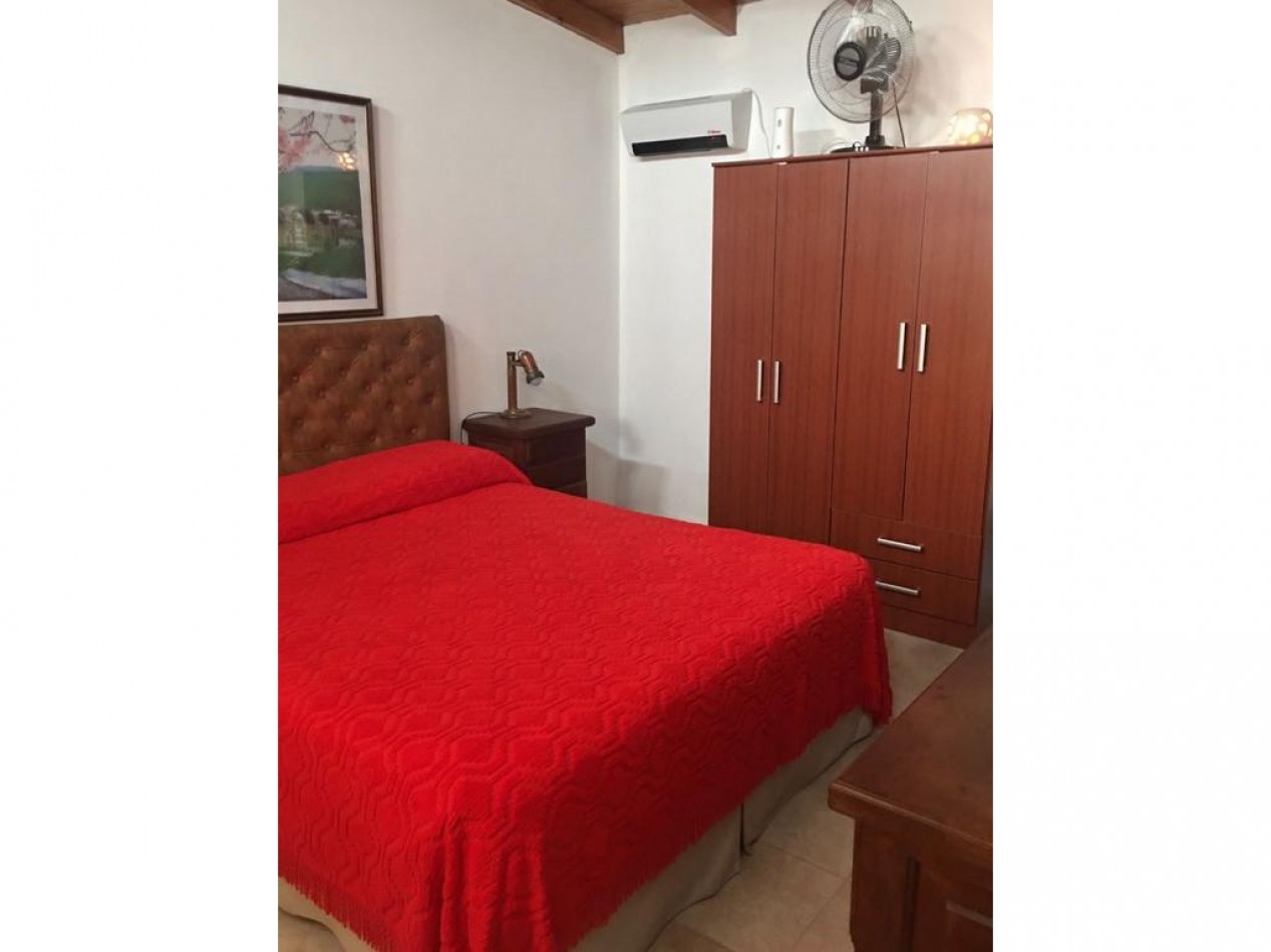 DUPLEX DE 3 AMB CON PATIO Y COCHERA. IMPECABLE ESTADO.