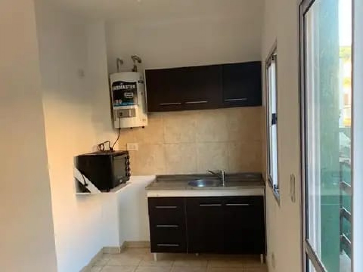 DEPARTAMENTO/PH MONOAMBIENTE C/BALCON. OPORTUNIDAD.