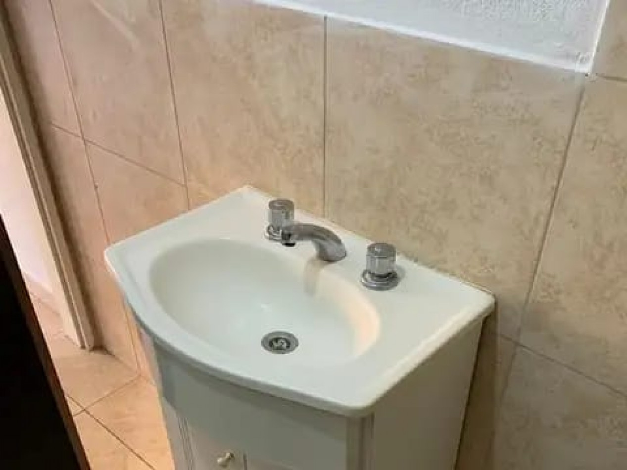 DEPARTAMENTO/PH MONOAMBIENTE C/BALCON. OPORTUNIDAD.