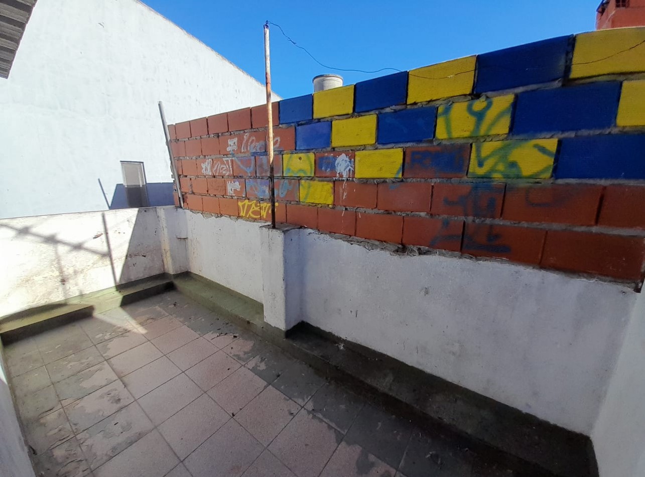 PH MULTIFAMILIAR EN 2 PLANTAS + LOCAL/OFICINA. OPORTUNIDAD.