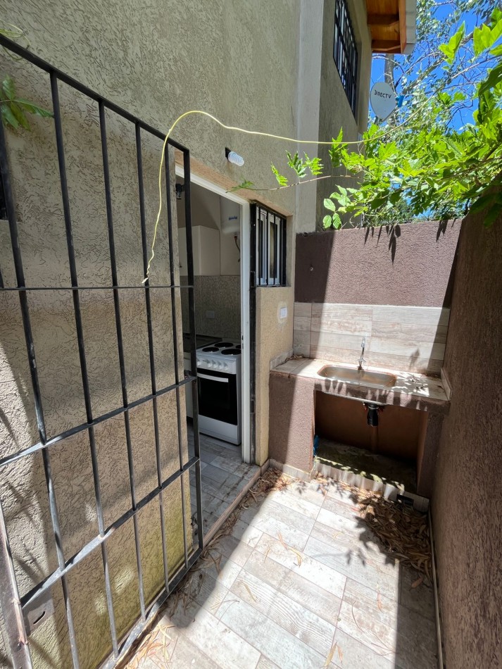 DUPLEX A ESTRENAR 3 AMB C/PATIO + PARRILLA + ESPACIO P/AUTO. ENTREGA INMEDIATA.