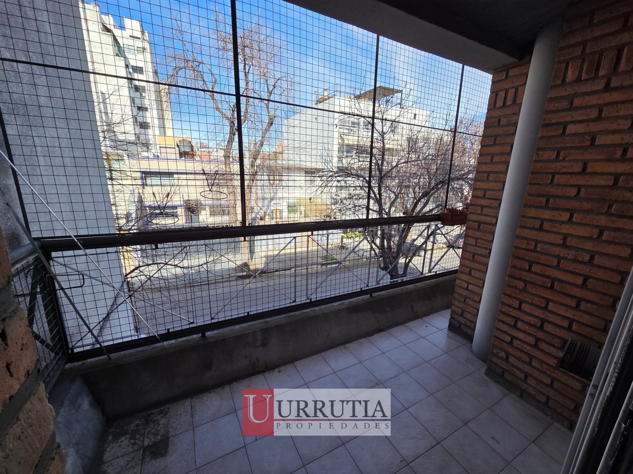 Departamento 4 amb. con dependencia y cochera en Villa Ortuzar