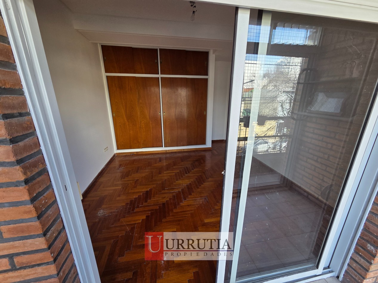 Departamento 4 amb. con dependencia y cochera en Villa Ortuzar
