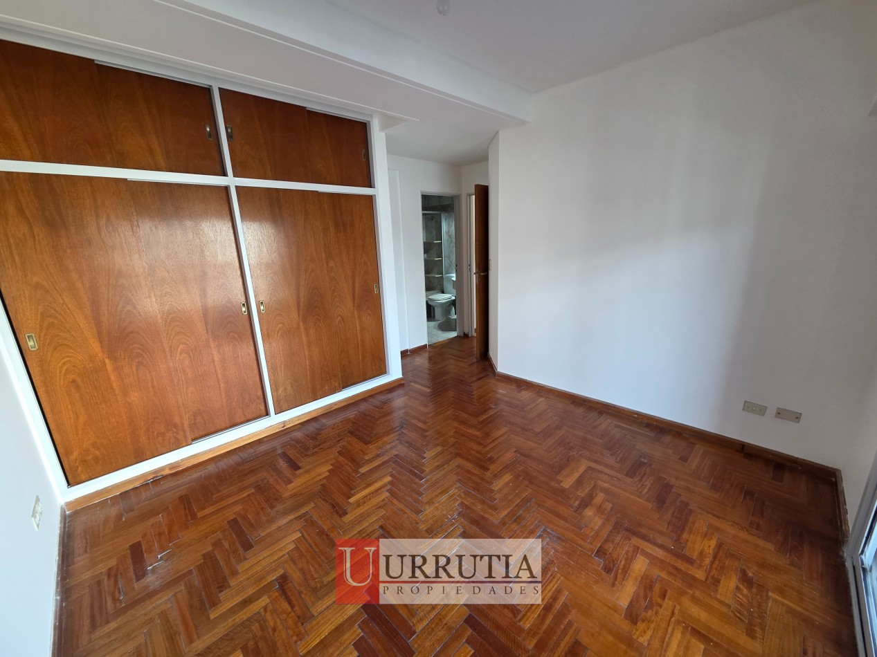 Departamento 4 amb. con dependencia y cochera en Villa Ortuzar
