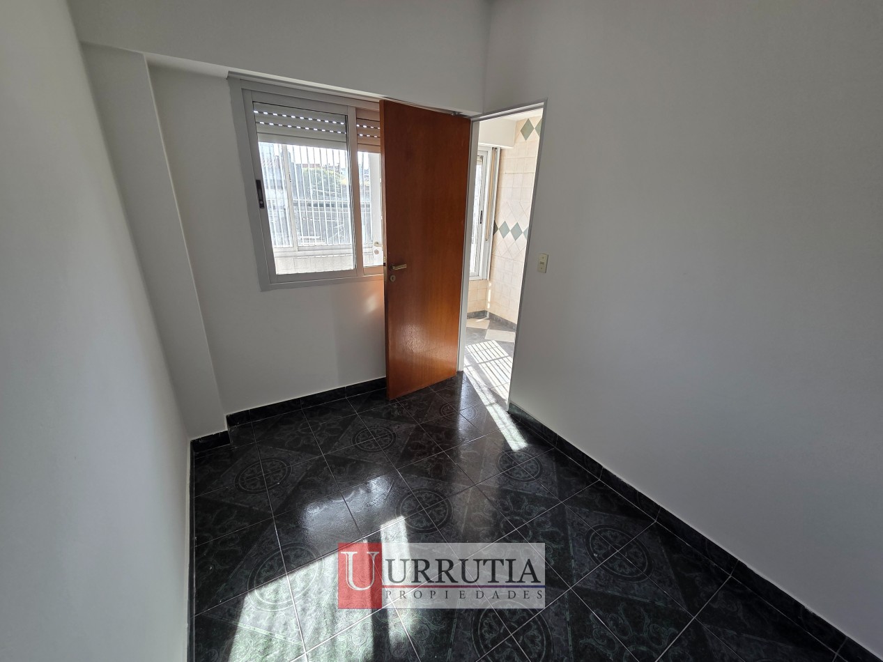 Departamento 4 amb. con dependencia y cochera en Villa Ortuzar
