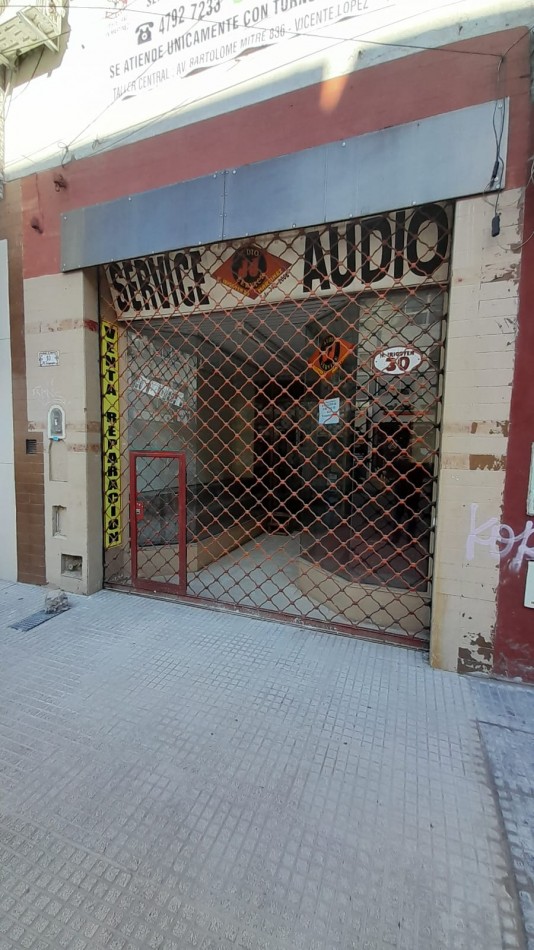 EXCELENTE CONSULTORIO/OFICINA/LOCAL SOBRE CALLE IMPORTANTE EN CENTRO COMERCIAL!!!!!