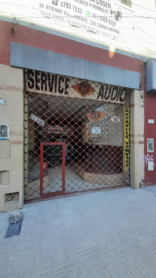 EXCELENTE CONSULTORIO/OFICINA/LOCAL SOBRE CALLE IMPORTANTE EN CENTRO COMERCIAL!!!!!