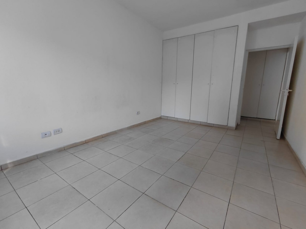 Oficina/Departamento PB 2 ambientes al frente. APTO PROFESIONAL.