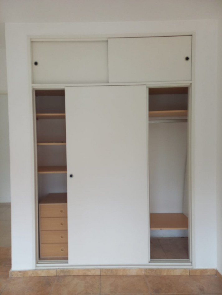 EXCELENTE DPTO 3/4 AMBIENTES CON COCHERA. PATIO/TERRAZA, ZONA COMERCIAL Y ESTACION!!!