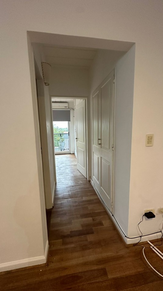 Departamento en Alquiler. Inmejorable ubicacion. Con balcon y cochera