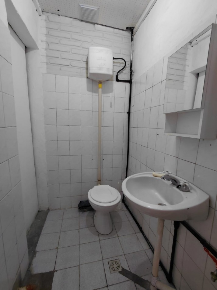 OFICINA / LOCAL COMERCIAL APTO VARIOS RUBROS. EXCELENTE UBICACION.