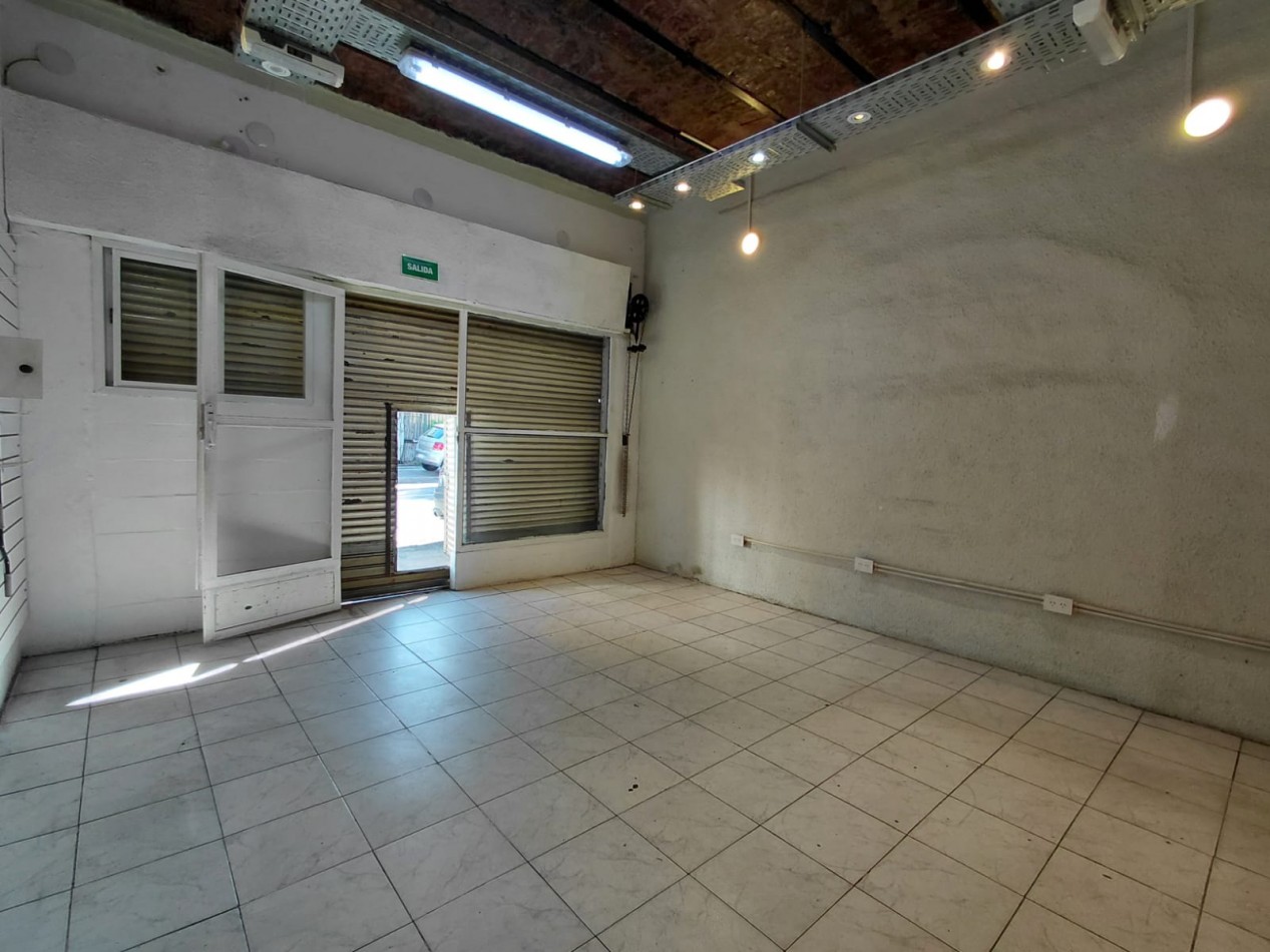 OFICINA / LOCAL COMERCIAL APTO VARIOS RUBROS. EXCELENTE UBICACION.