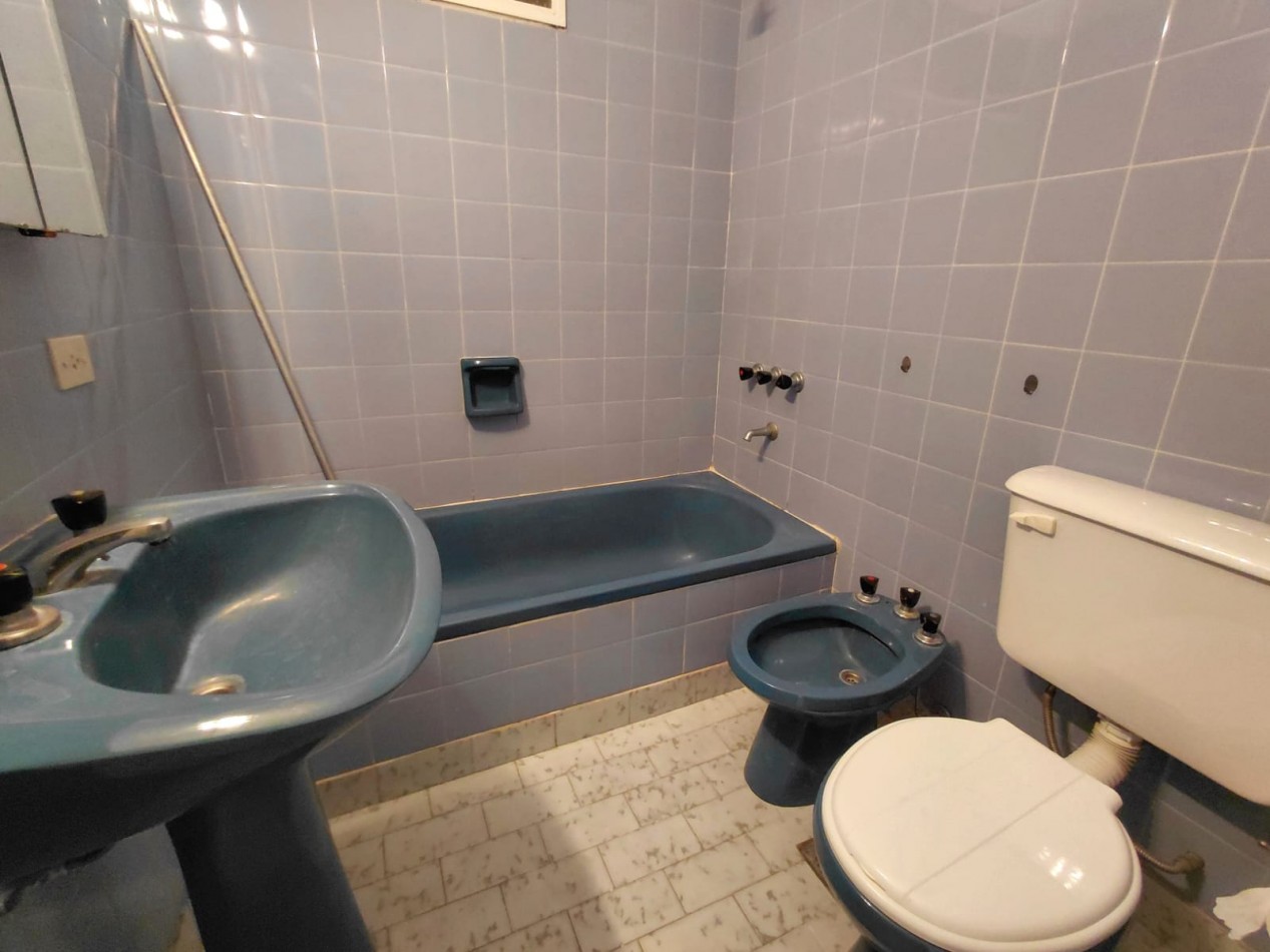 DEPARTAMENTO EN ALQUILER CONTRAFRENTE CON COCHERA Y BALCON
