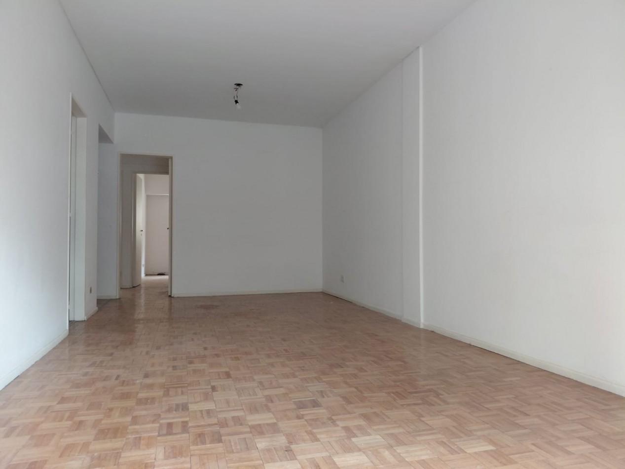 DEPARTAMENTO EN ALQUILER CONTRAFRENTE CON COCHERA Y BALCON