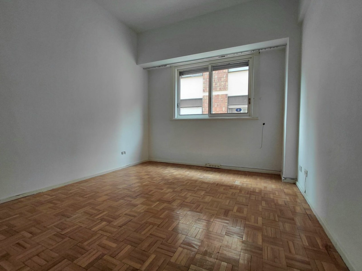 DEPARTAMENTO EN ALQUILER CONTRAFRENTE CON COCHERA Y BALCON